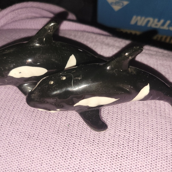Dining Vintage Killer Whale Salt And Pepper Shakers These Are Black And White Poshmark